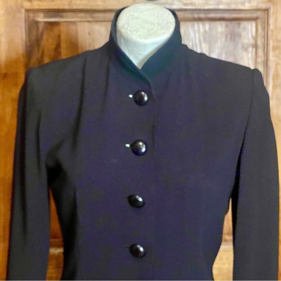 Elegant Black Midi Dress - Picture 8 of 10